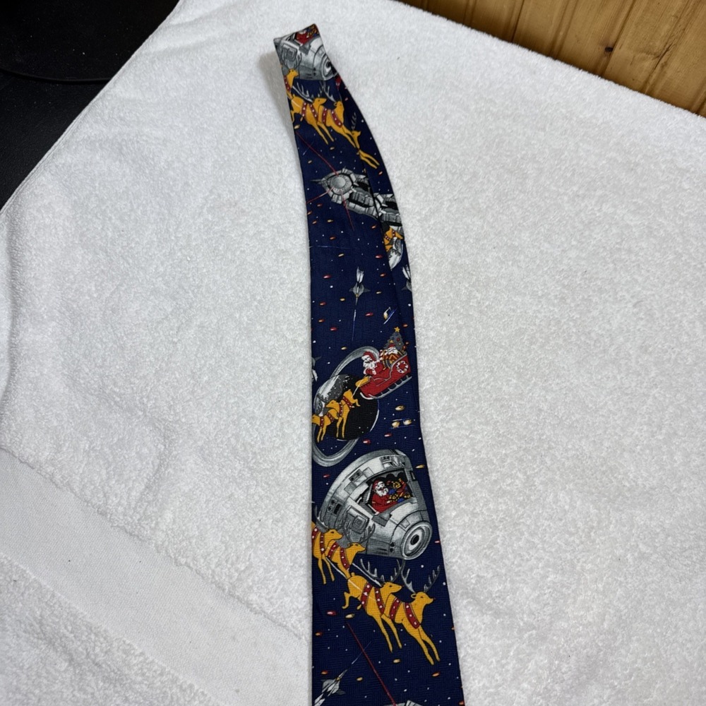Marco Polo Italian Style Tie Santa In A Spaceship With Reindeer - Picture 2 of 3